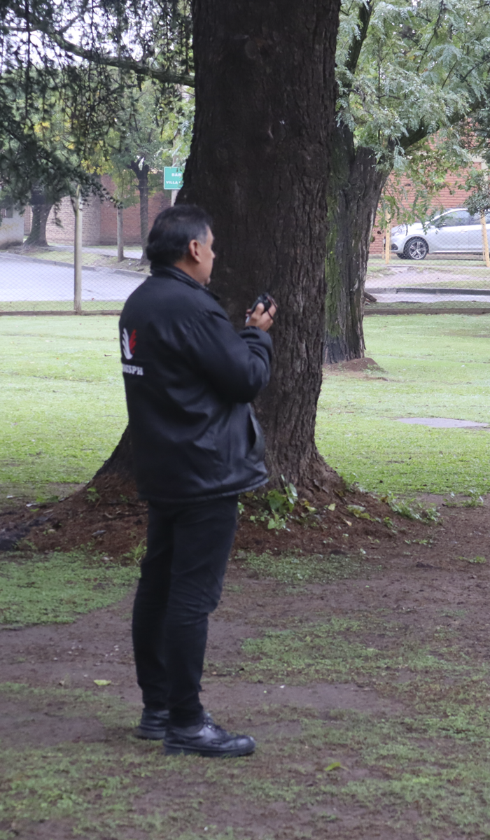 Servicios de vigilancia nocturna en Córdoba, serenos observando y monitoreando áreas para evitar cualquier incidente